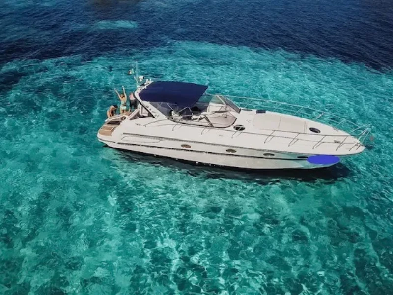Mira 40 Notorius boat image