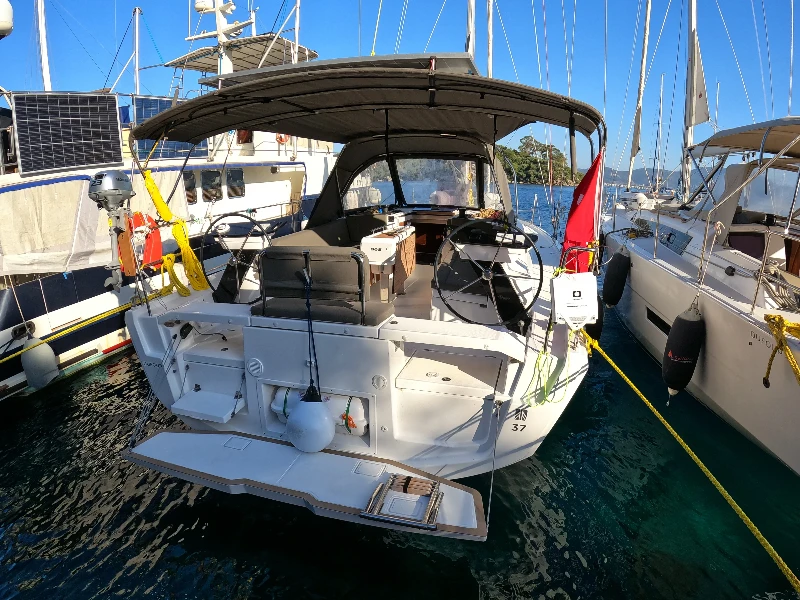 Dufour 37 Momo boat image