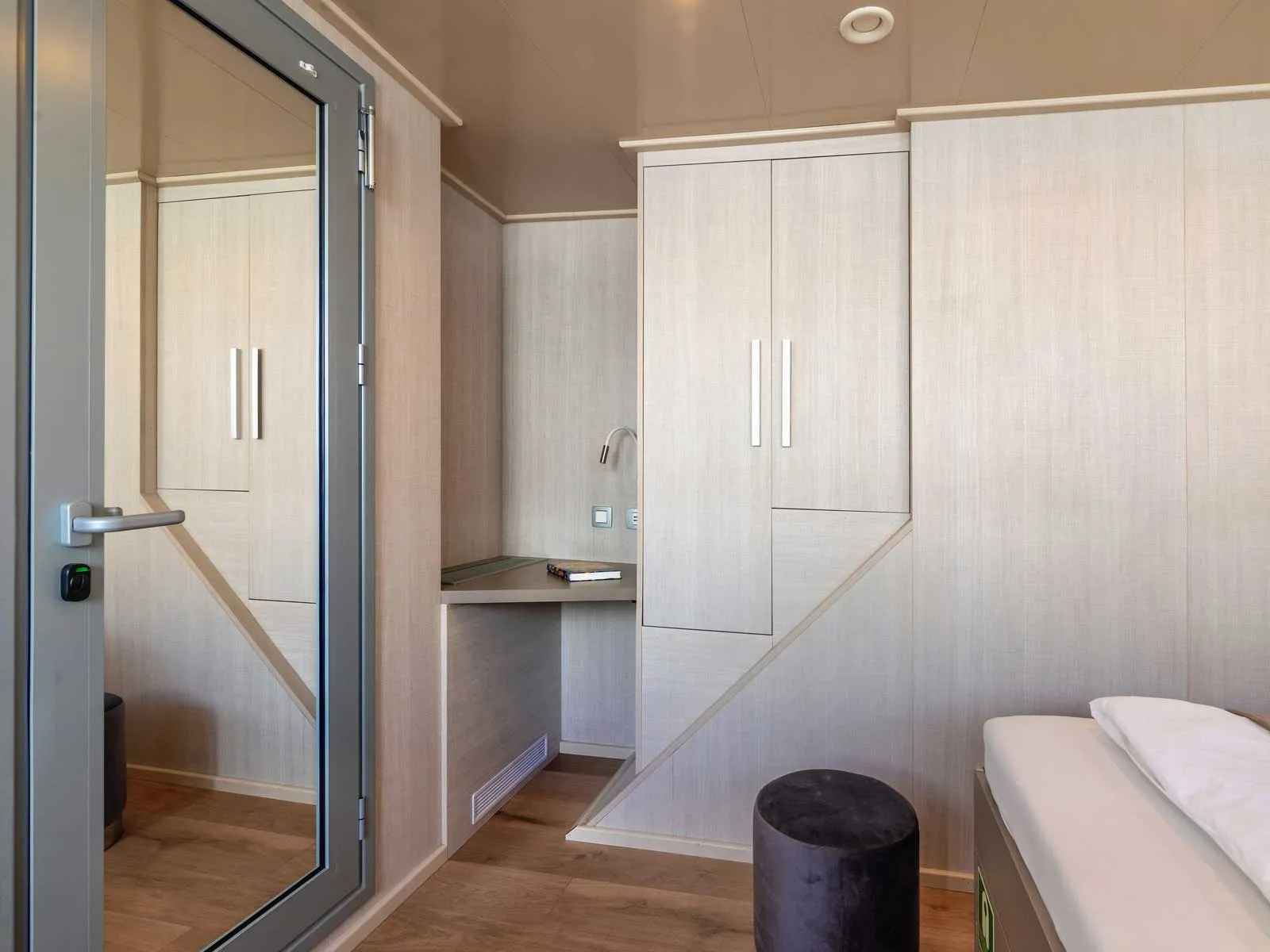 Image slide 129217