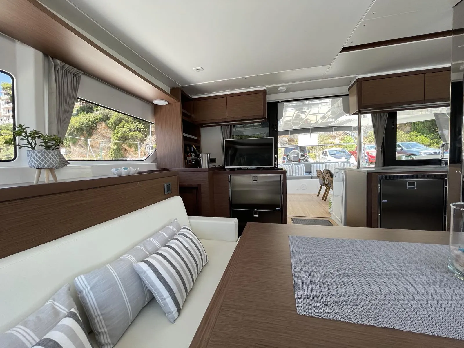 Image slide 129777