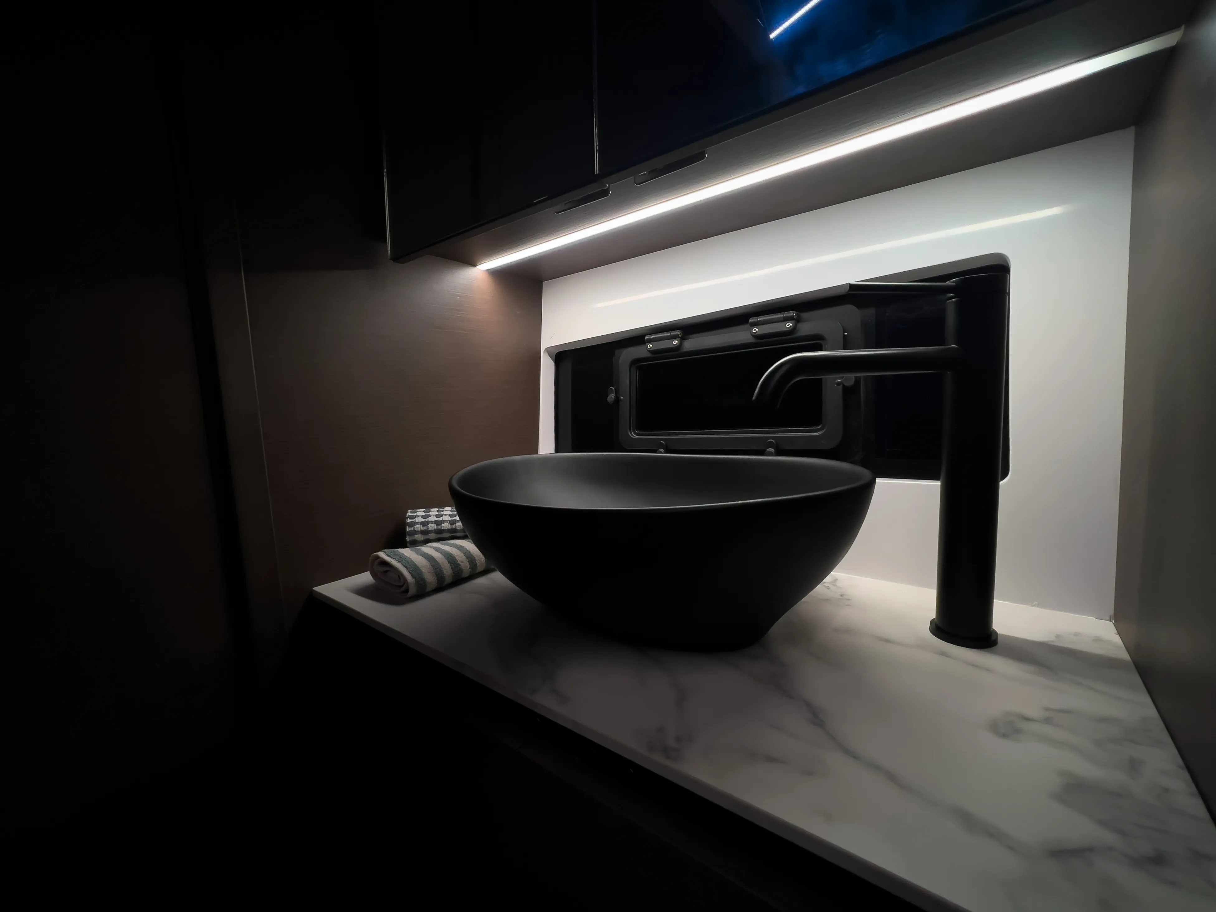 Image slide 130200