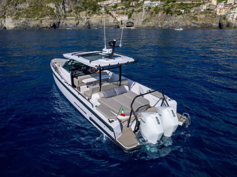 Axopar 37  Sun Top Axopar 37  Sun Top boat image