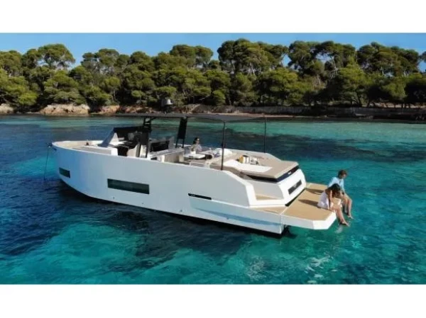 De Antonio D42 De Antonio D42 boat image