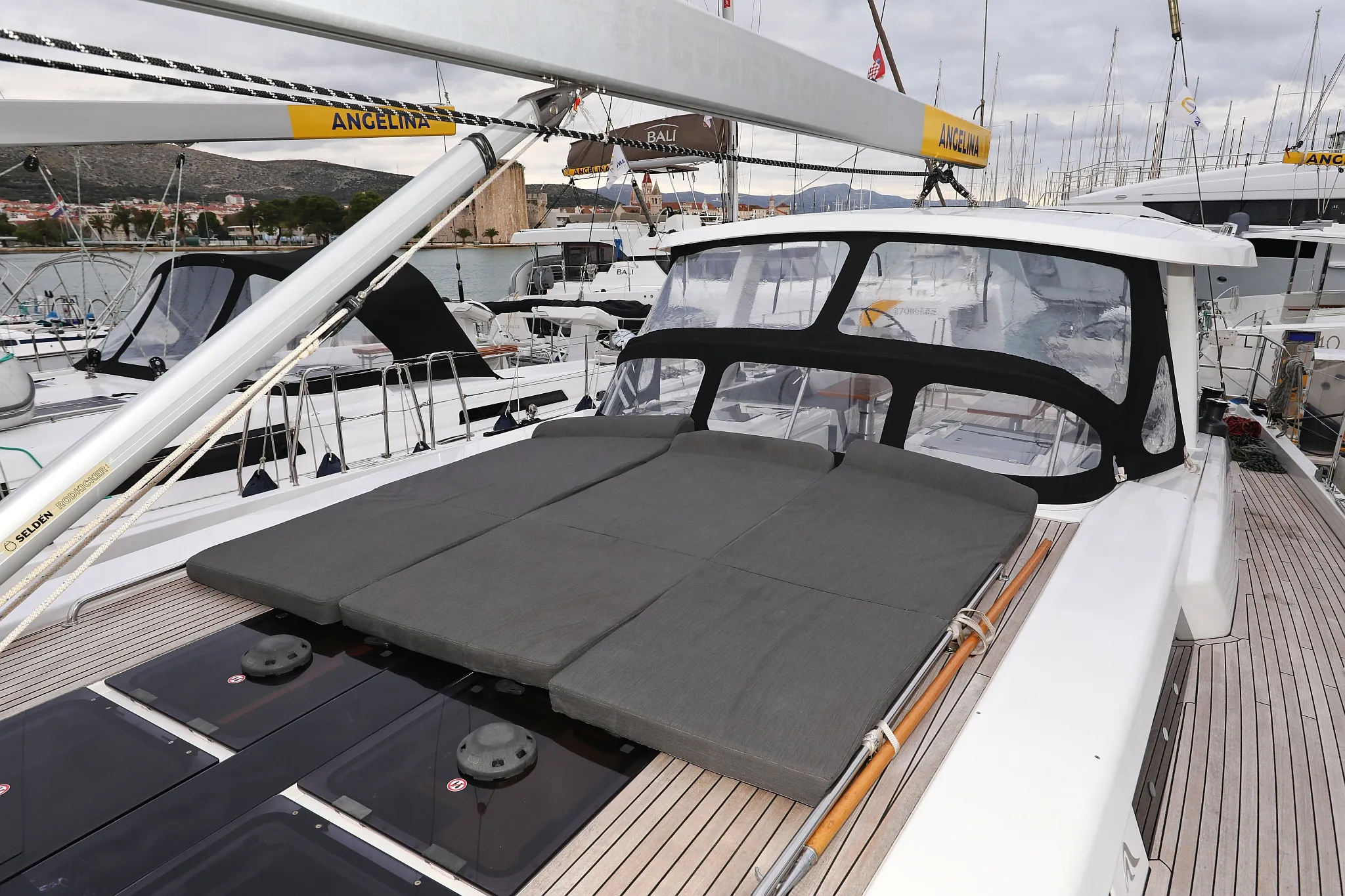 Image slide 13345