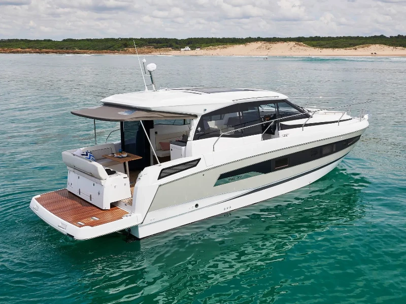 Jeanneau NC 37 Black Pearl boat image