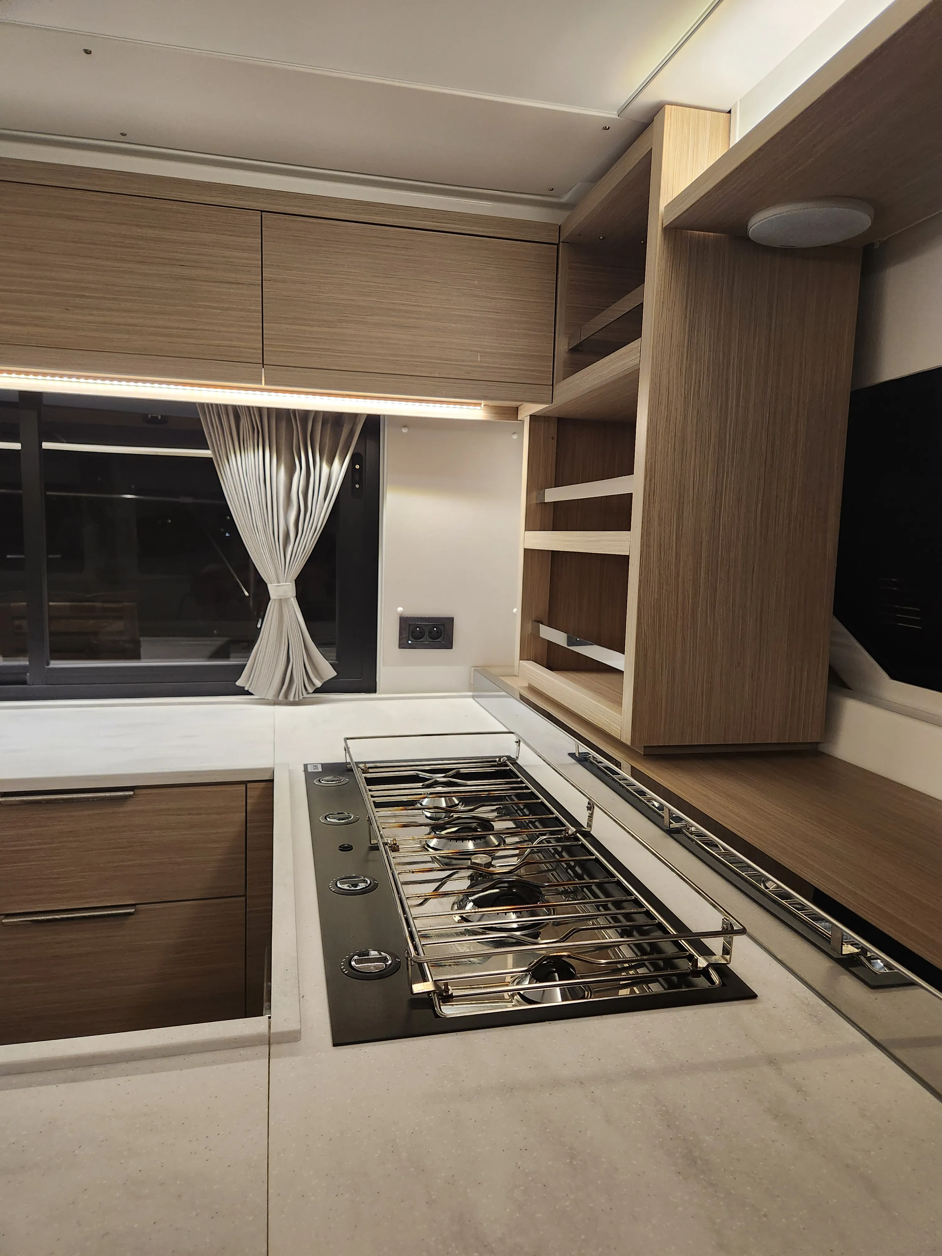 Image slide 136001