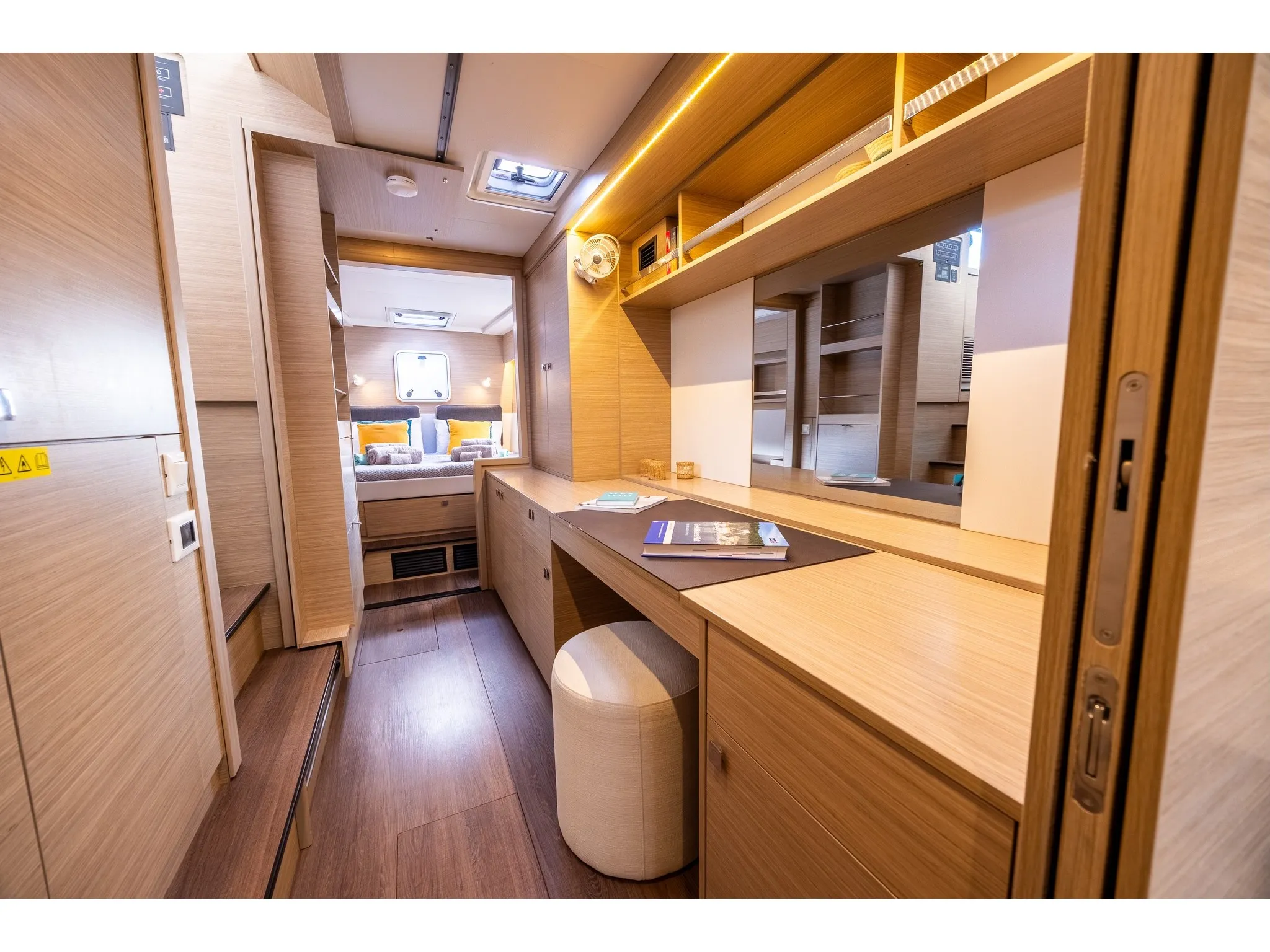 Image slide 137097