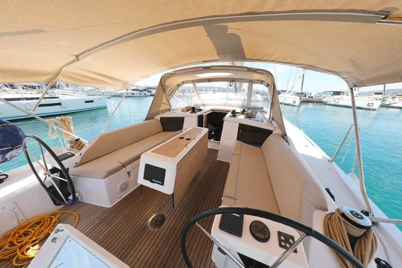 Dufour 430 GOSAILING boat image