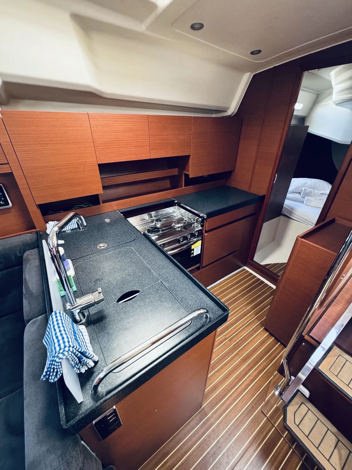 Image slide 137842