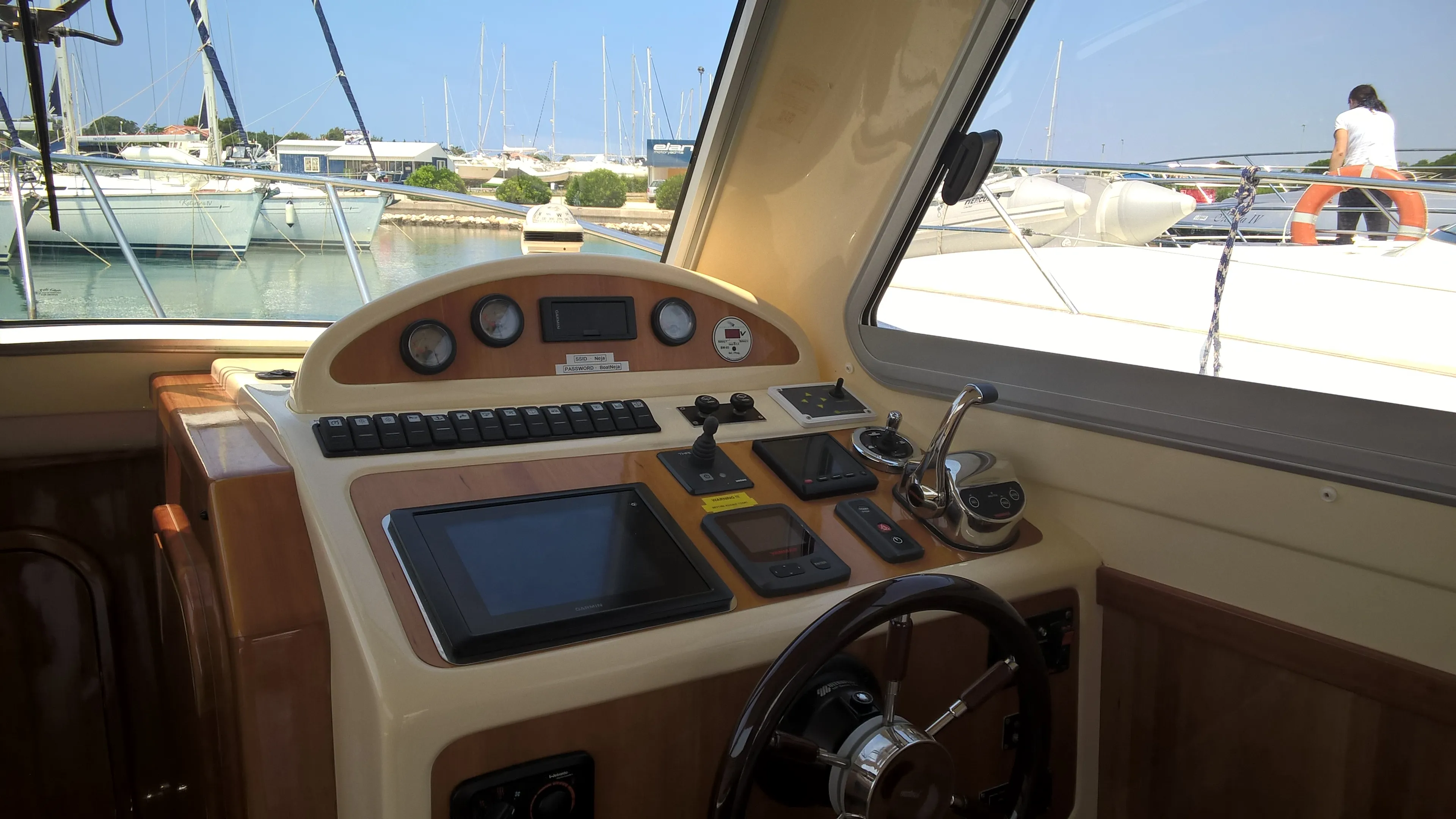 Image slide 139619