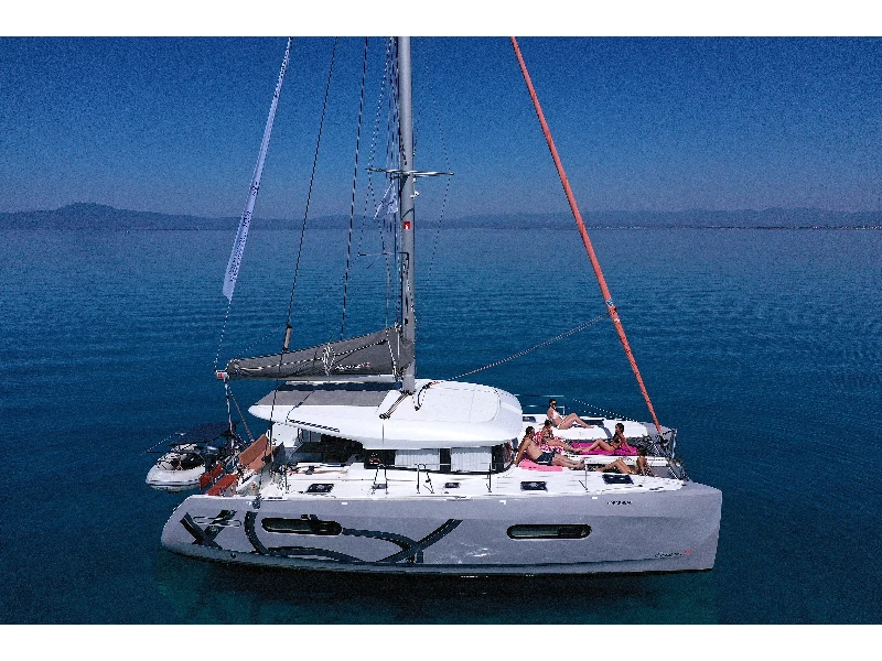 Excess 12 Spearhead boat image