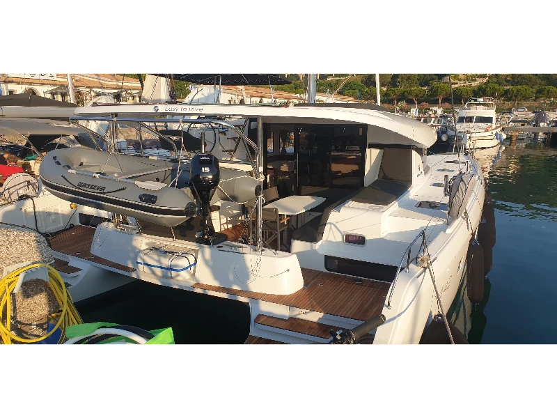 Lagoon 42 Easy to love boat image