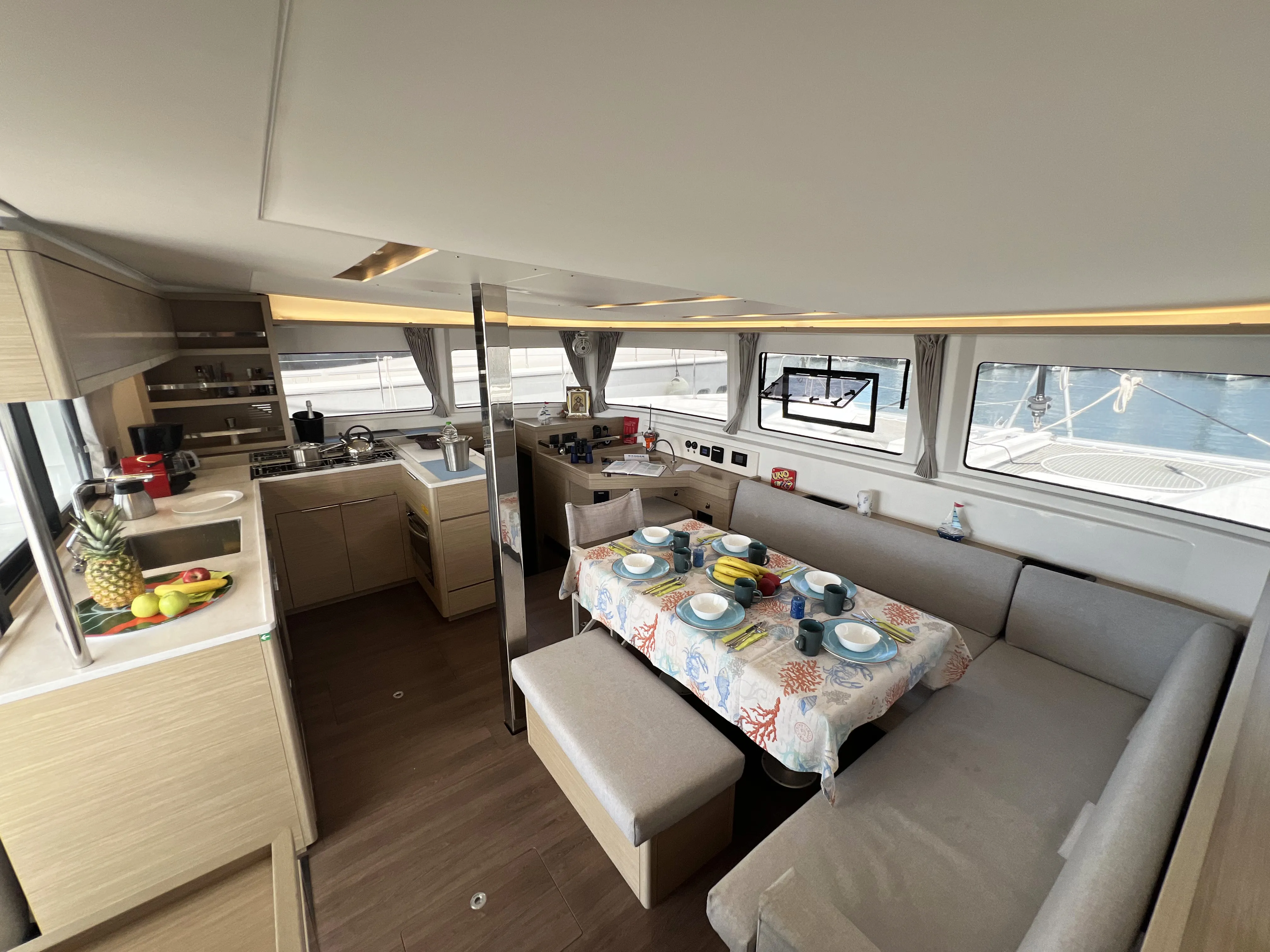 Image slide 143147
