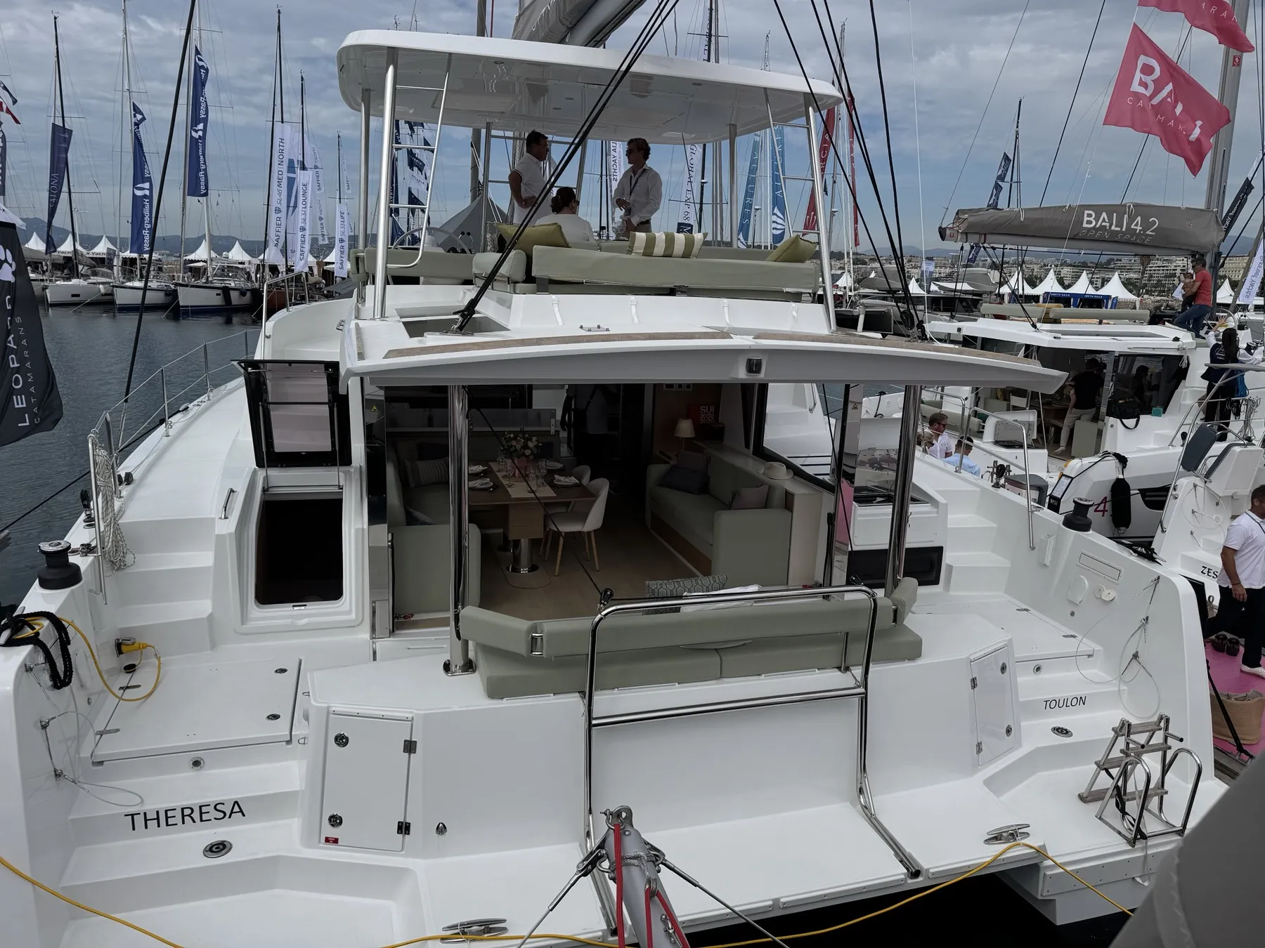 Image slide 145042