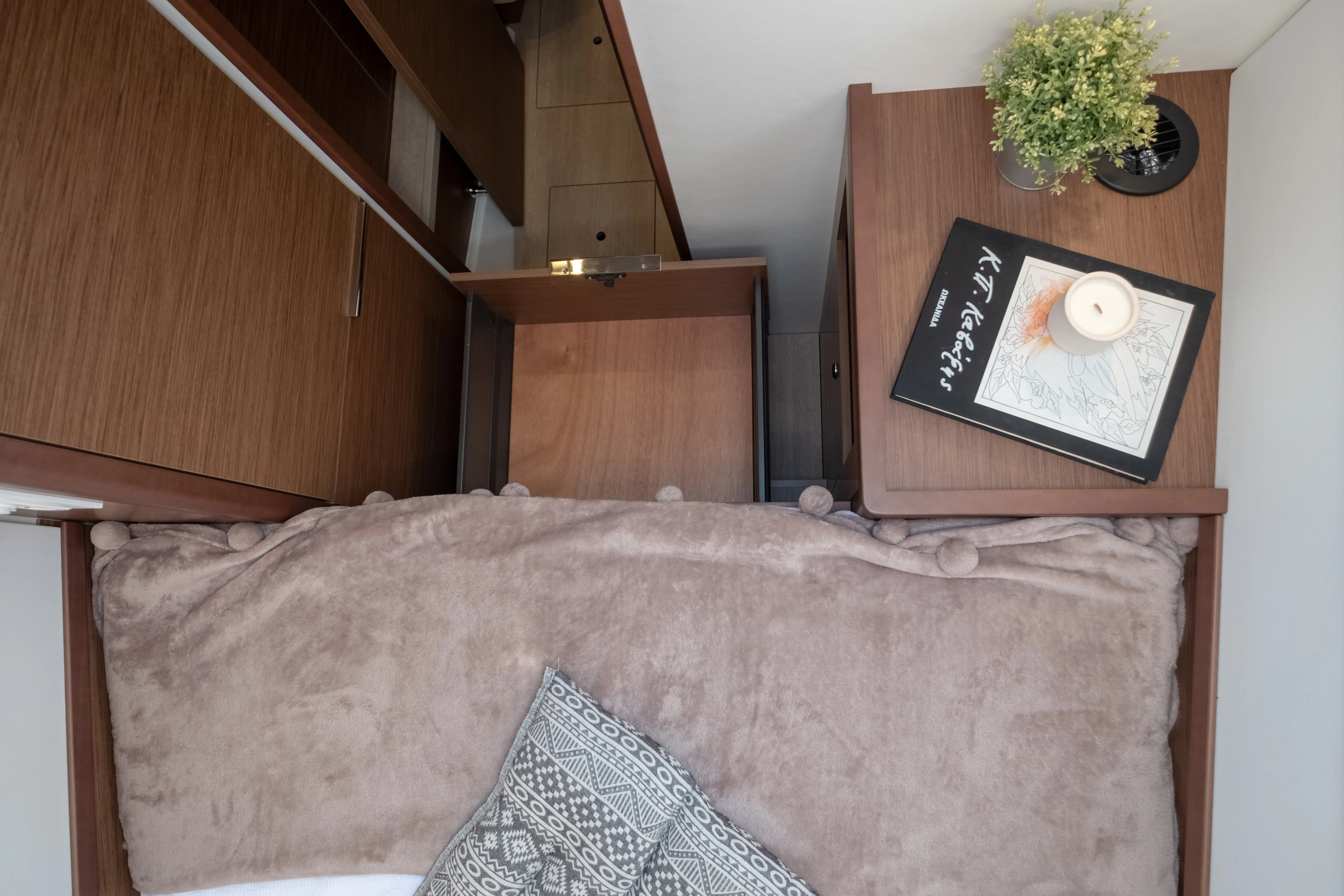 Image slide 145144