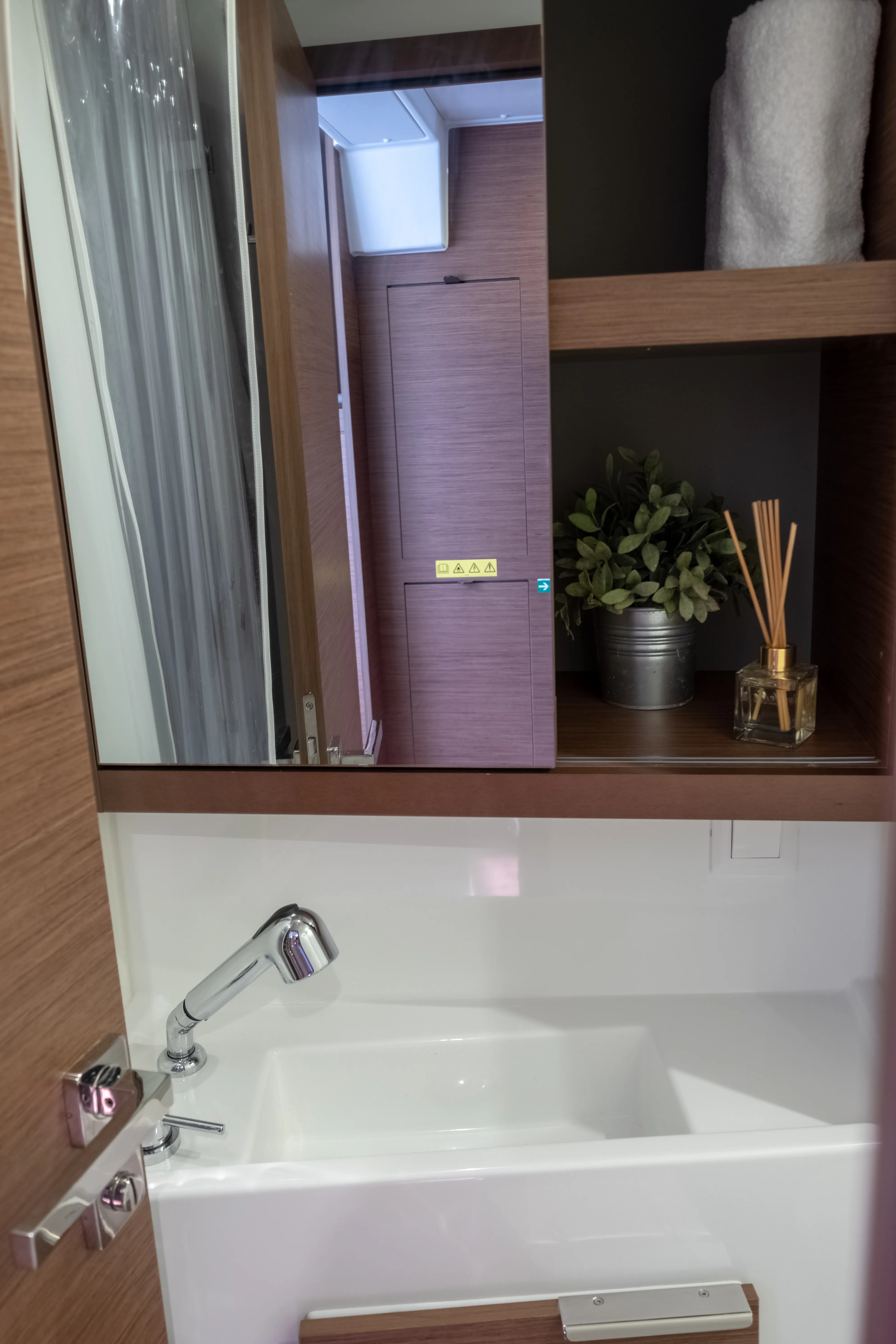 Image slide 145146