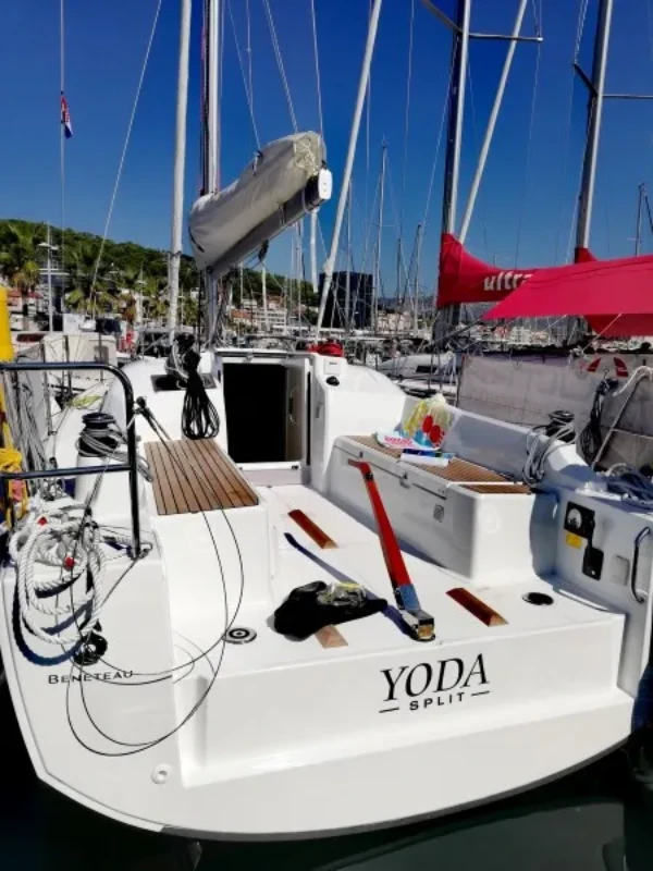 Oceanis 30.1 Yoda boat image