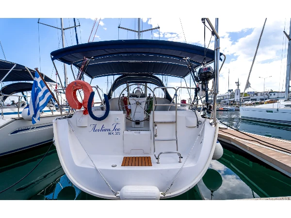 Oceanis 393 Aeolian Too (Solar, heating, Plotter) boat image