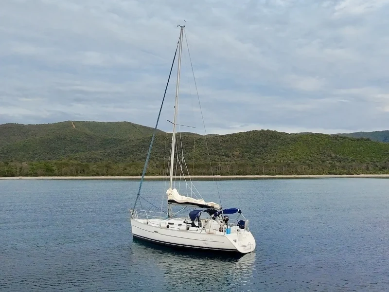 Oceanis 323 Cassiopea boat image