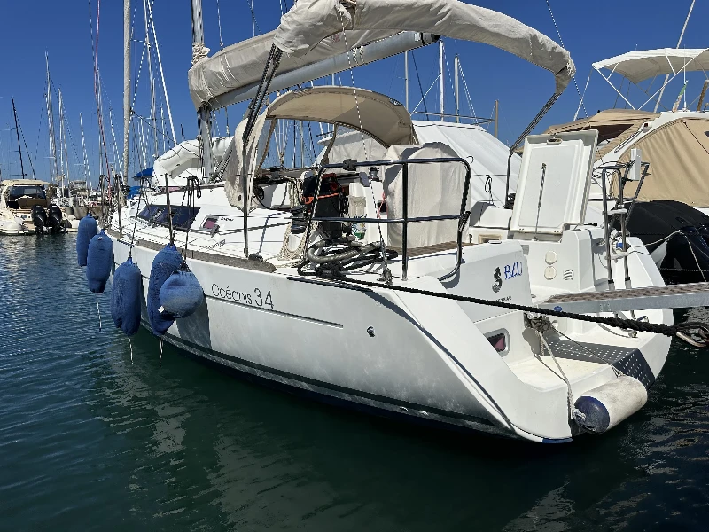Oceanis 34 BLU boat image