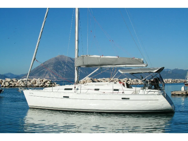 Oceanis 331 Martha boat image