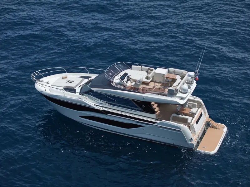 x-reuse La Familia 2 boat image