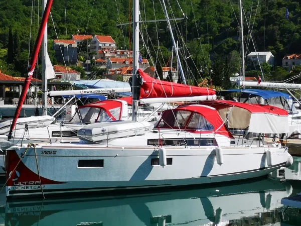 Oceanis 38.1 Teodora boat image