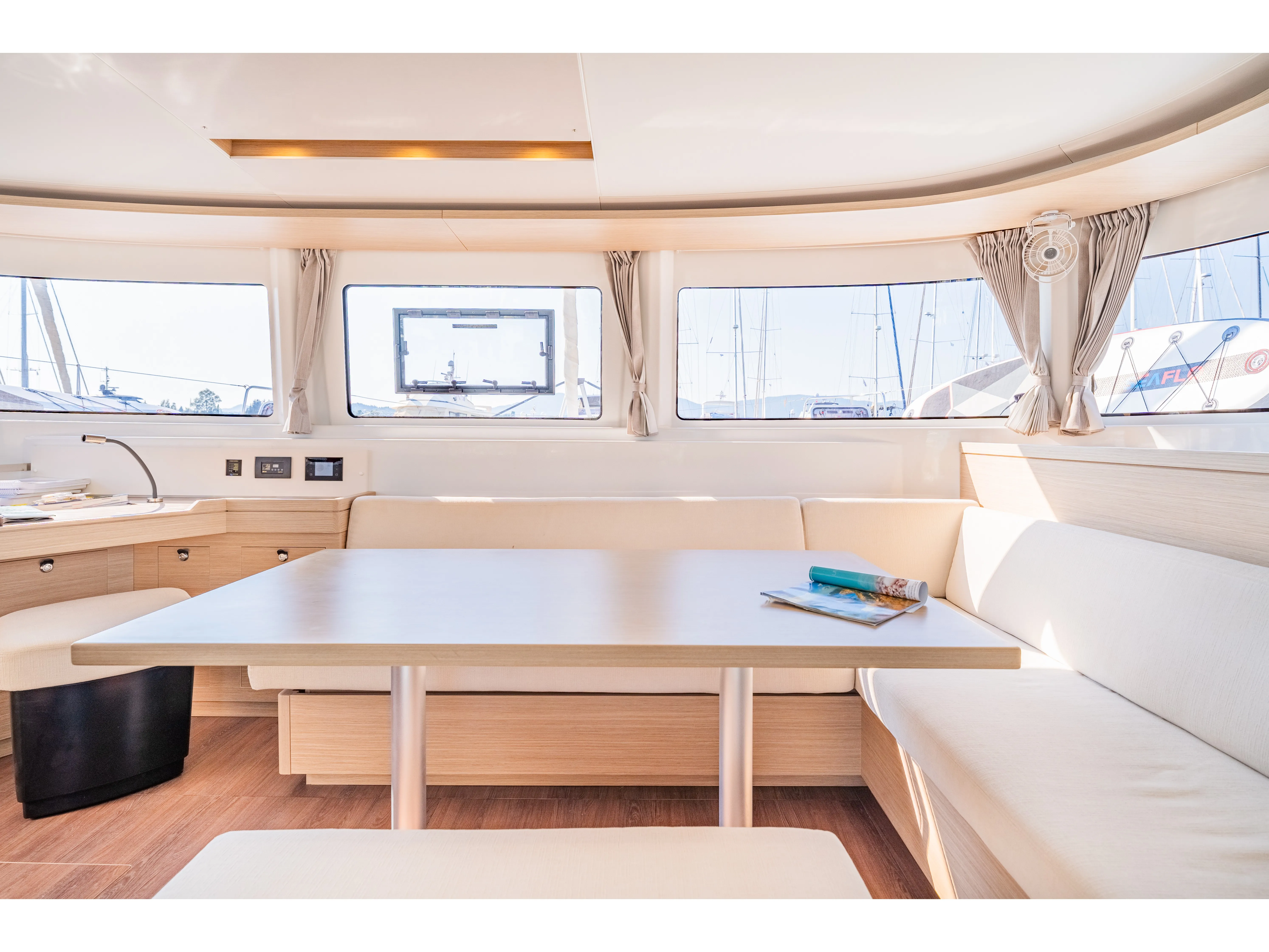 Image slide 150828