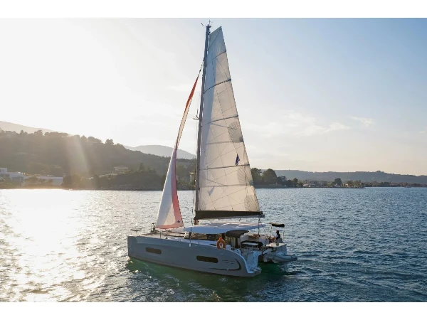Excess 11 Amare III boat image