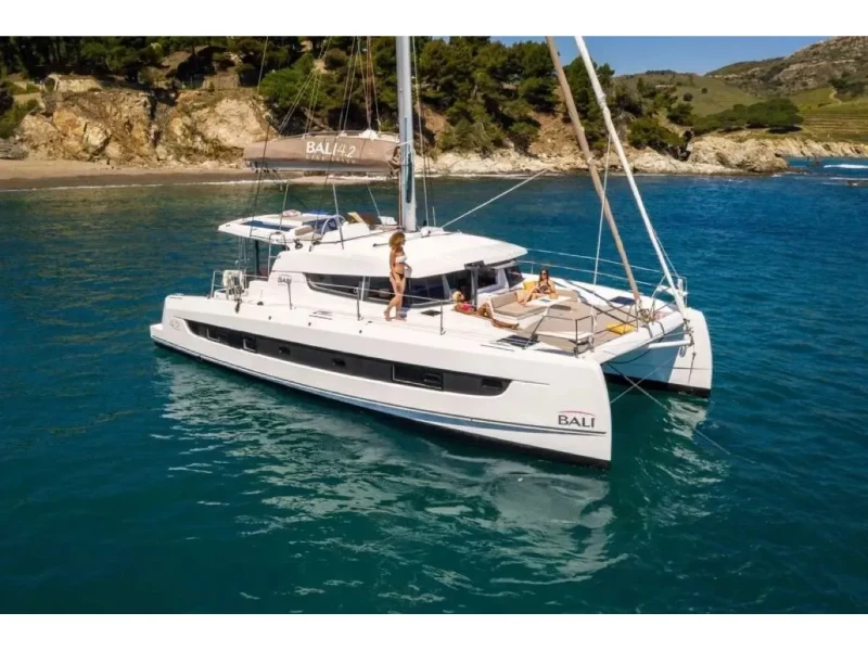 Bali 4.2 Solanna boat image
