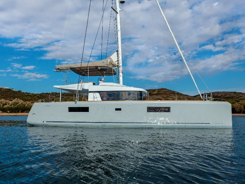 Lagoon 52F MADININA boat image