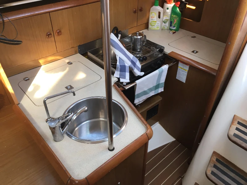 Sun Odyssey 32i Charoula boat image