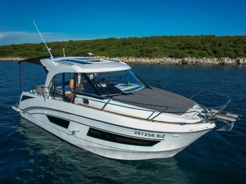 Antares 9 OB M & N boat image