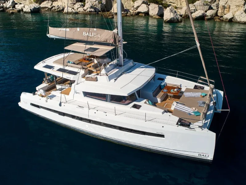 Bali 5.4 La Grande Bellezza boat image