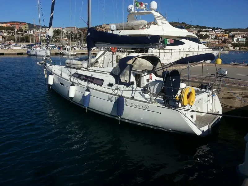 Oceanis 37 Romantica boat image