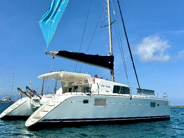 Lagoon 440 Hot Wind boat image