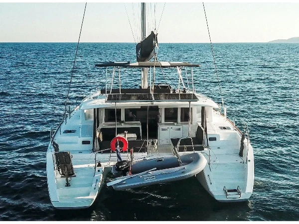 Lagoon 450 Fly Relax boat image