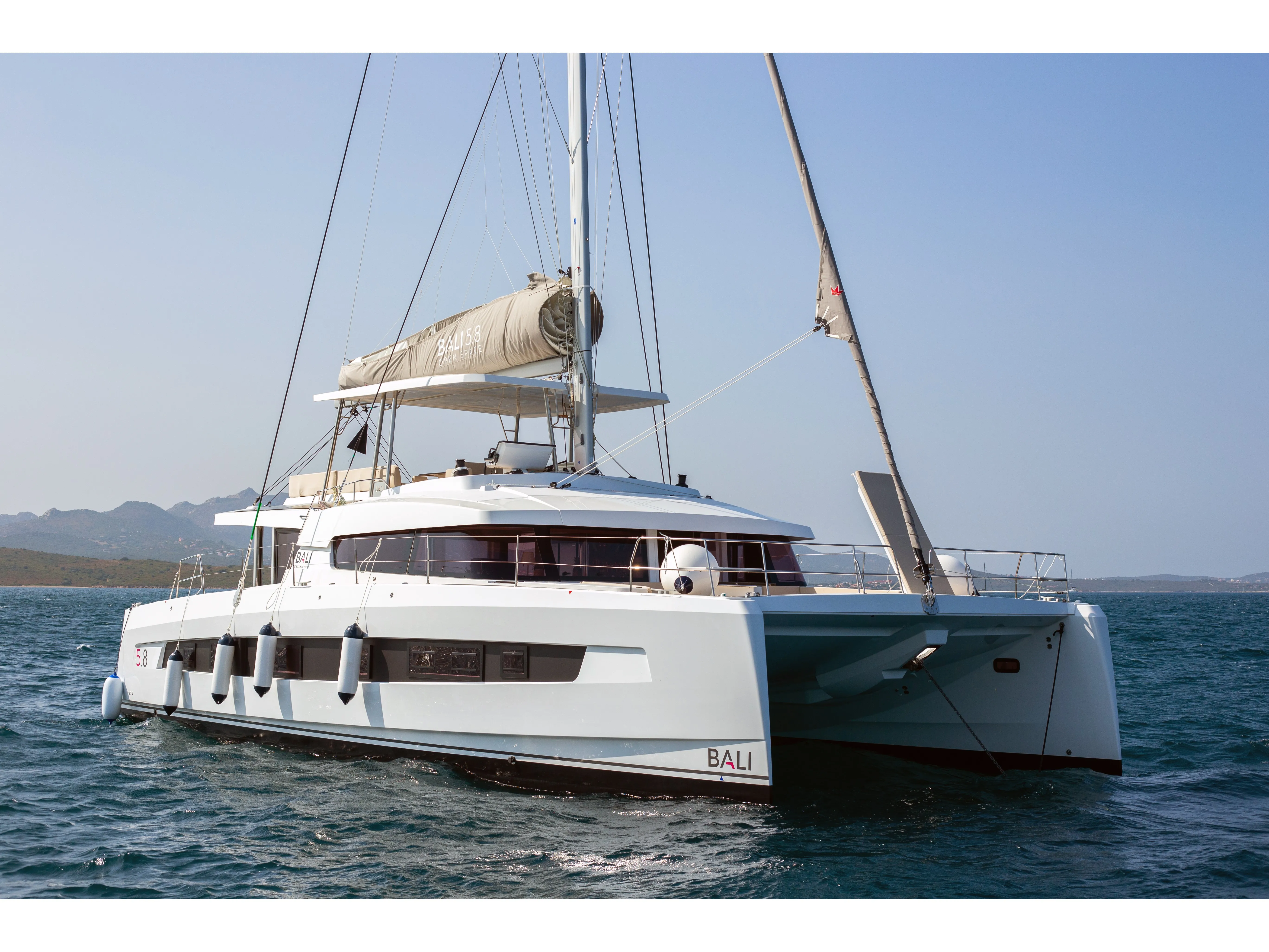 Bali 5.8 Puma boat image