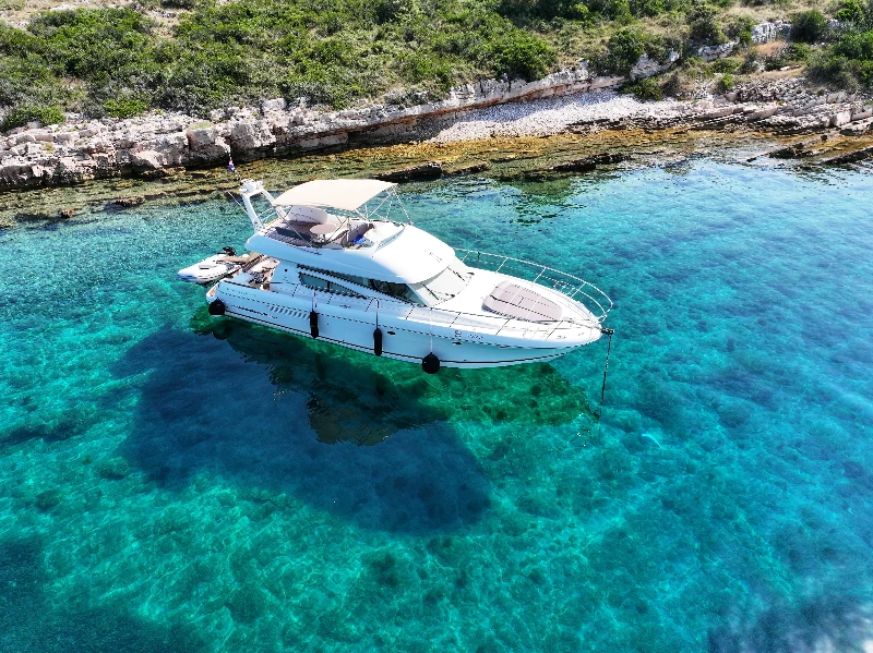 Prestige 46 Fly UNPLUGGED boat image