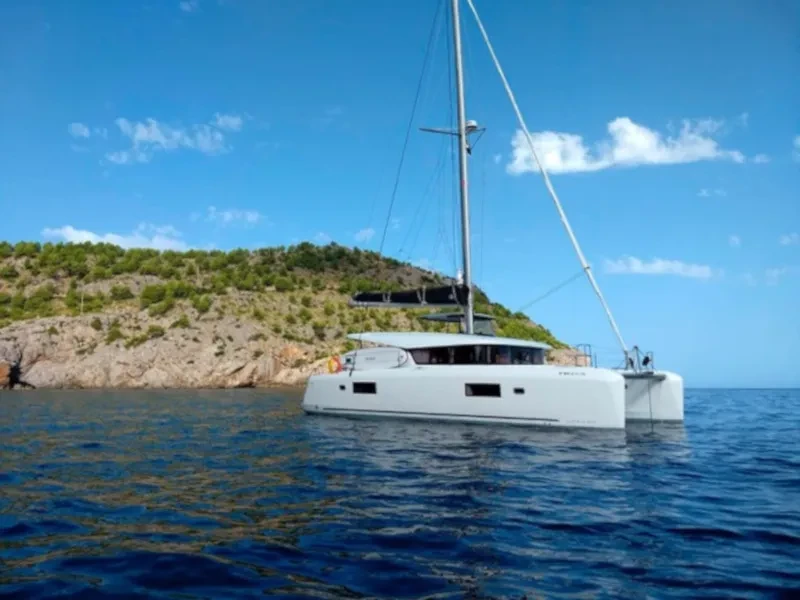 Lagoon 42 Side boat image