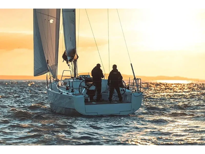 Elan E4 Lirain Tres boat image