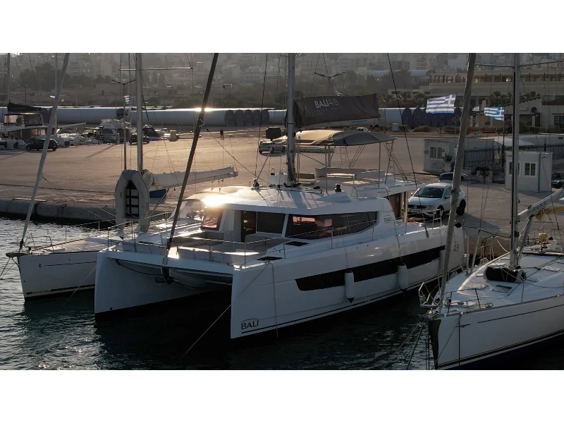 Bali 4.8  EAGLE boat image