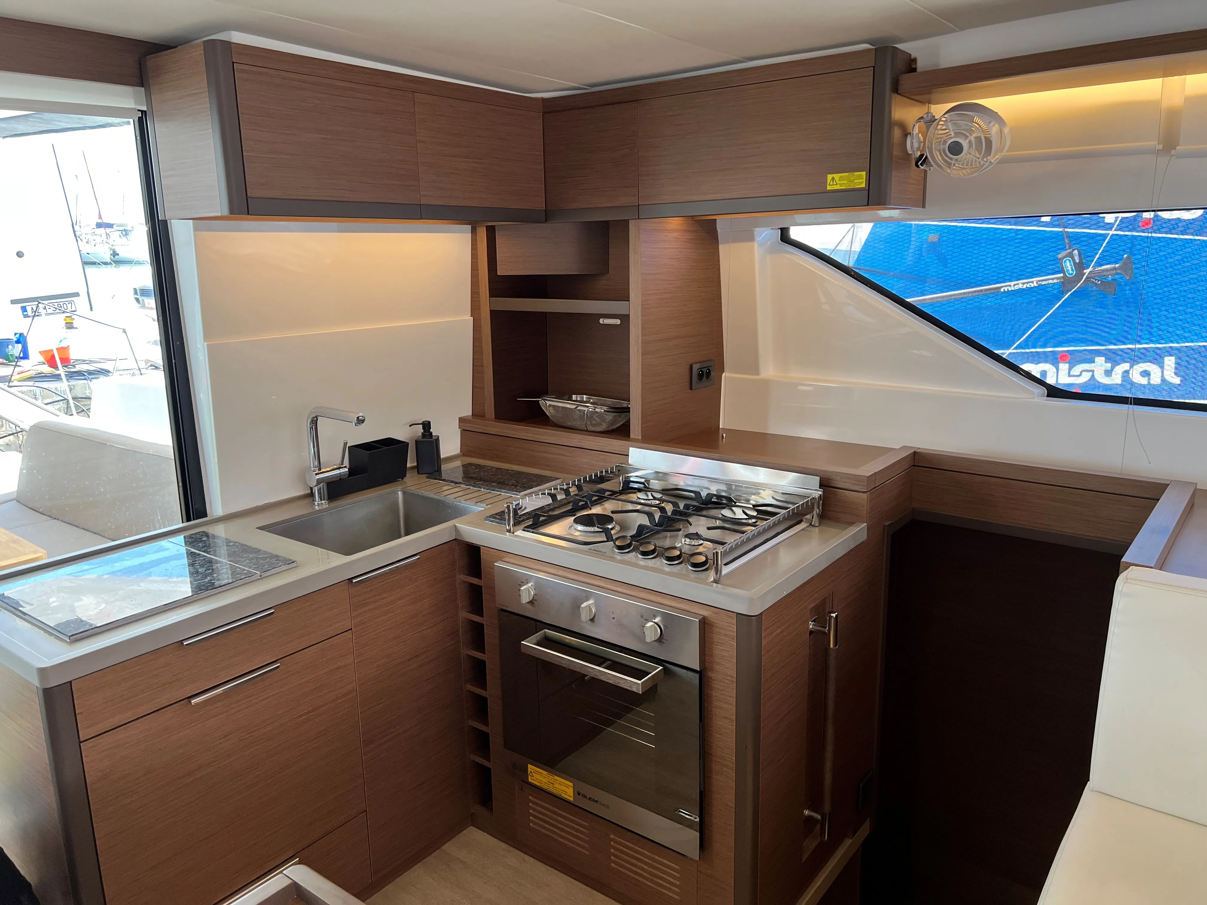 Image slide 179850