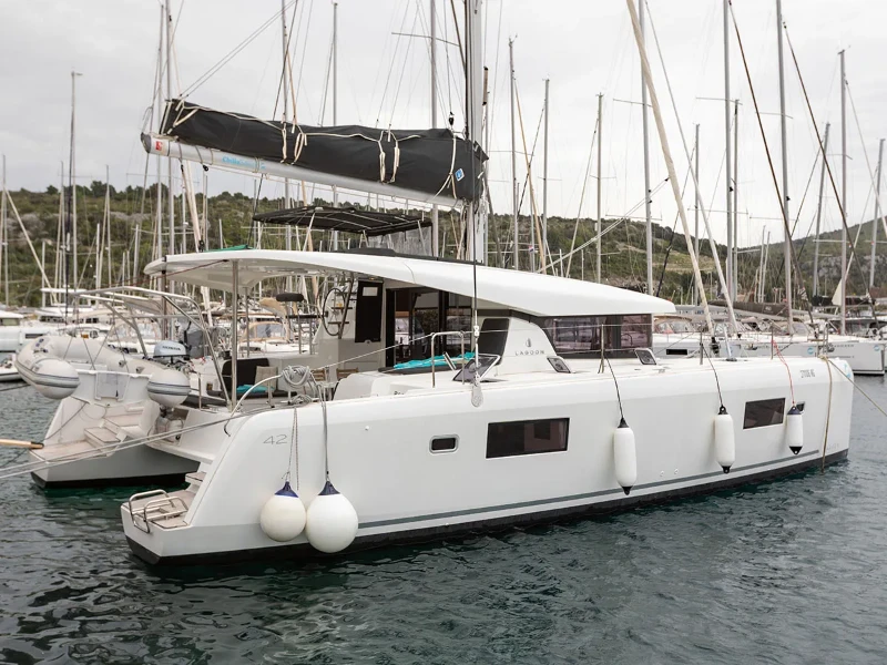 Lagoon 42 POSEIDON 2021 (air condition, generator) boat image
