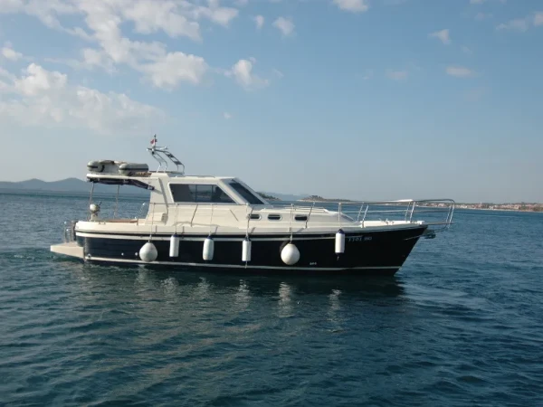 Adria 1002 Fjaka boat image