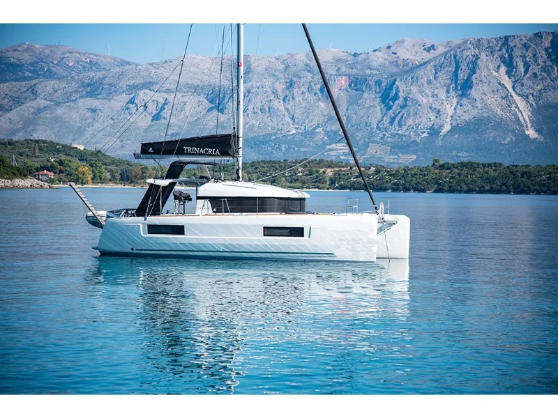 Lagoon 40 Trinacria boat image