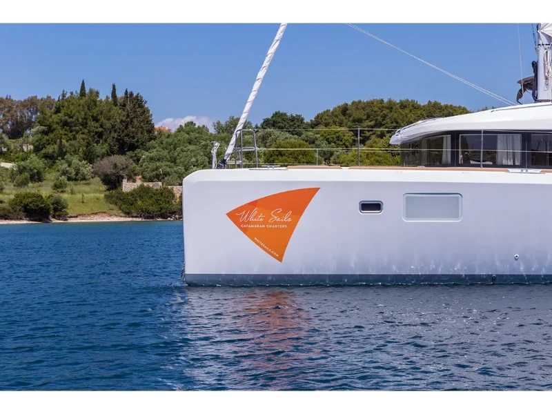 Lagoon 39 Lost Cat boat image