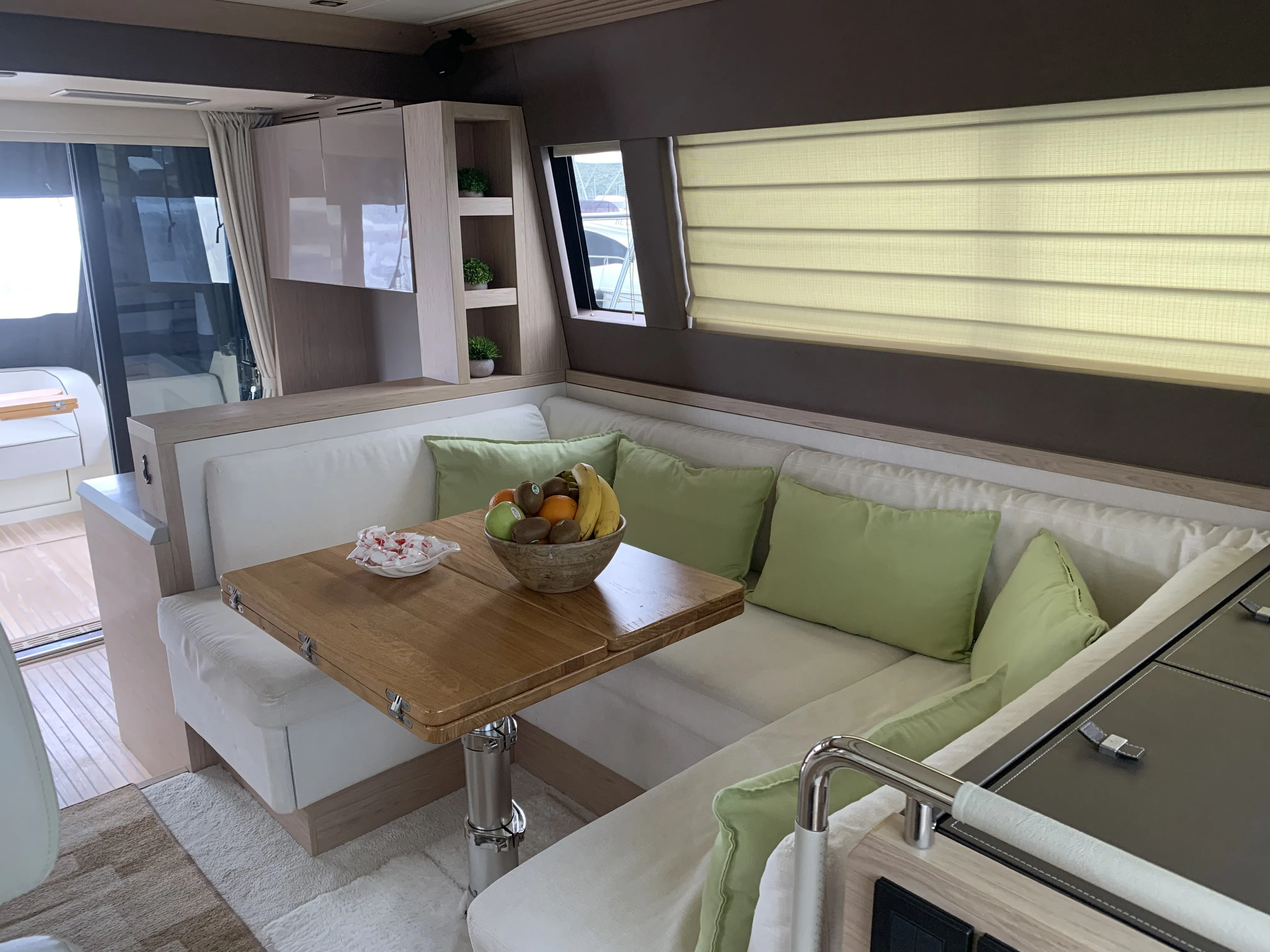 Image slide 182200