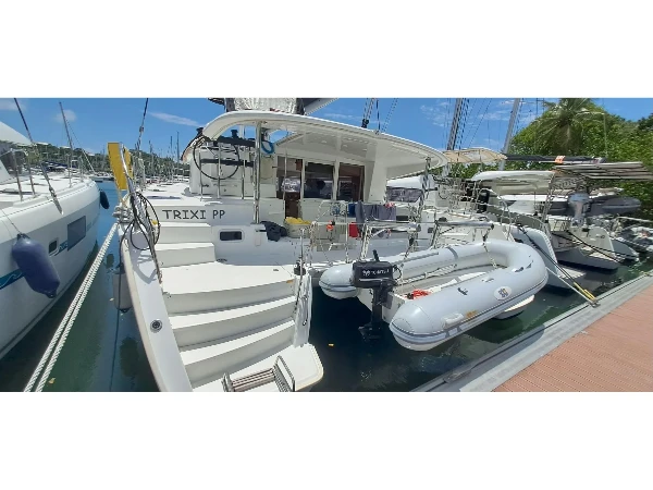 Lagoon 400 S2 Trixi boat image