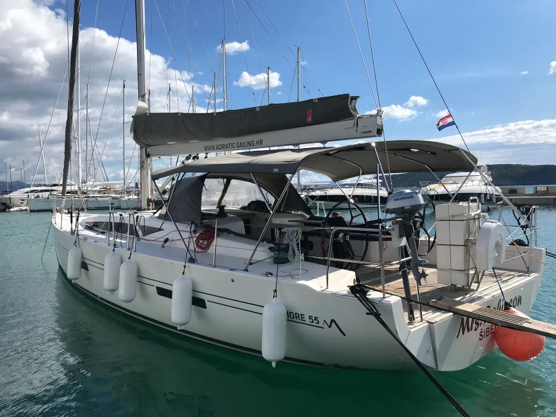 More 55 MRS. ROBINSON boat image